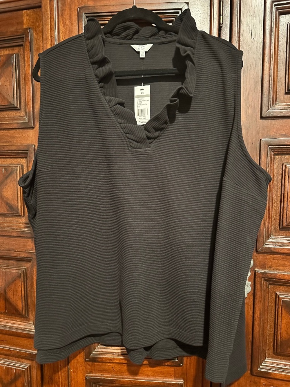 NWT Crown & Ivy 4X Black Sleeveless Summer Rib Textured Ruffled Collar Top